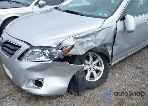 2011 Toyota Camry Le z USA, uszkodzony, nr VIN 4T1BF3EK2BU647347